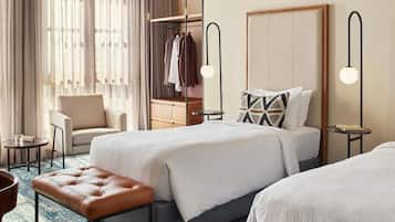 Phòng (VIP) | Nệm có lớp đệm bông, minibar, két bảo mật tại phòng, bàn