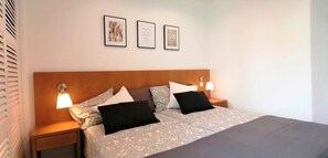 1 bedroom, iron/ironing board, travel cot, free WiFi