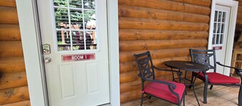 Standard Guest Room (Terrace) - Barefoot Hills - North Georgia Mountains