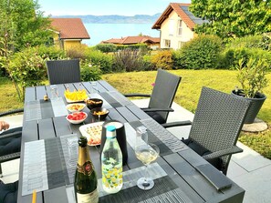 屋外ダイニングエリア