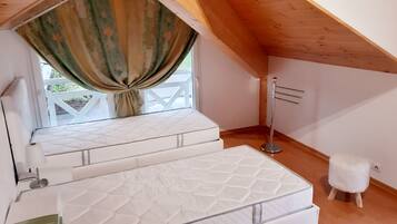 5 chambres, bureau, lit parapluie, Wi-Fi gratuit