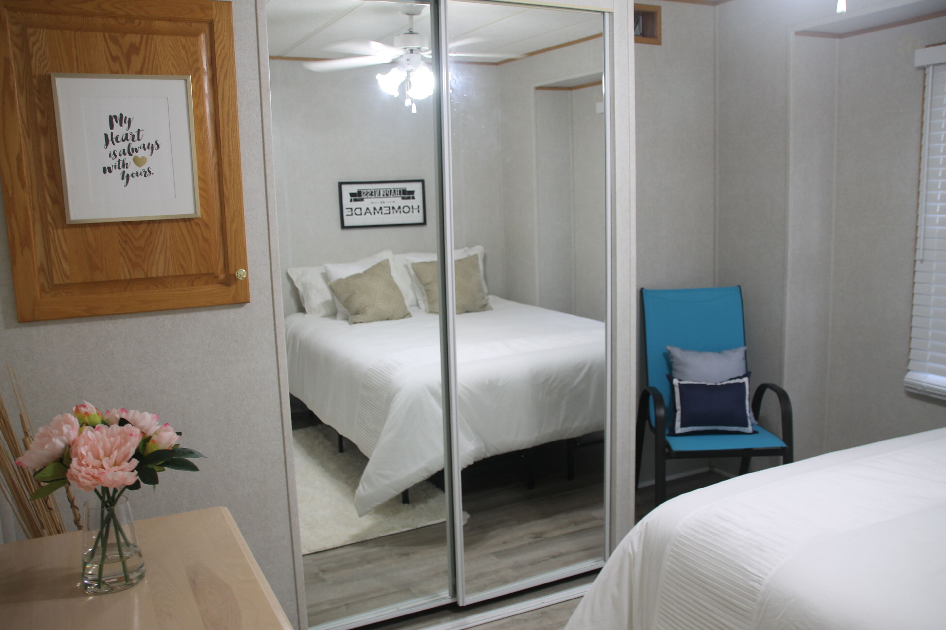 2 chambres, coffres-forts dans les chambres, bureau