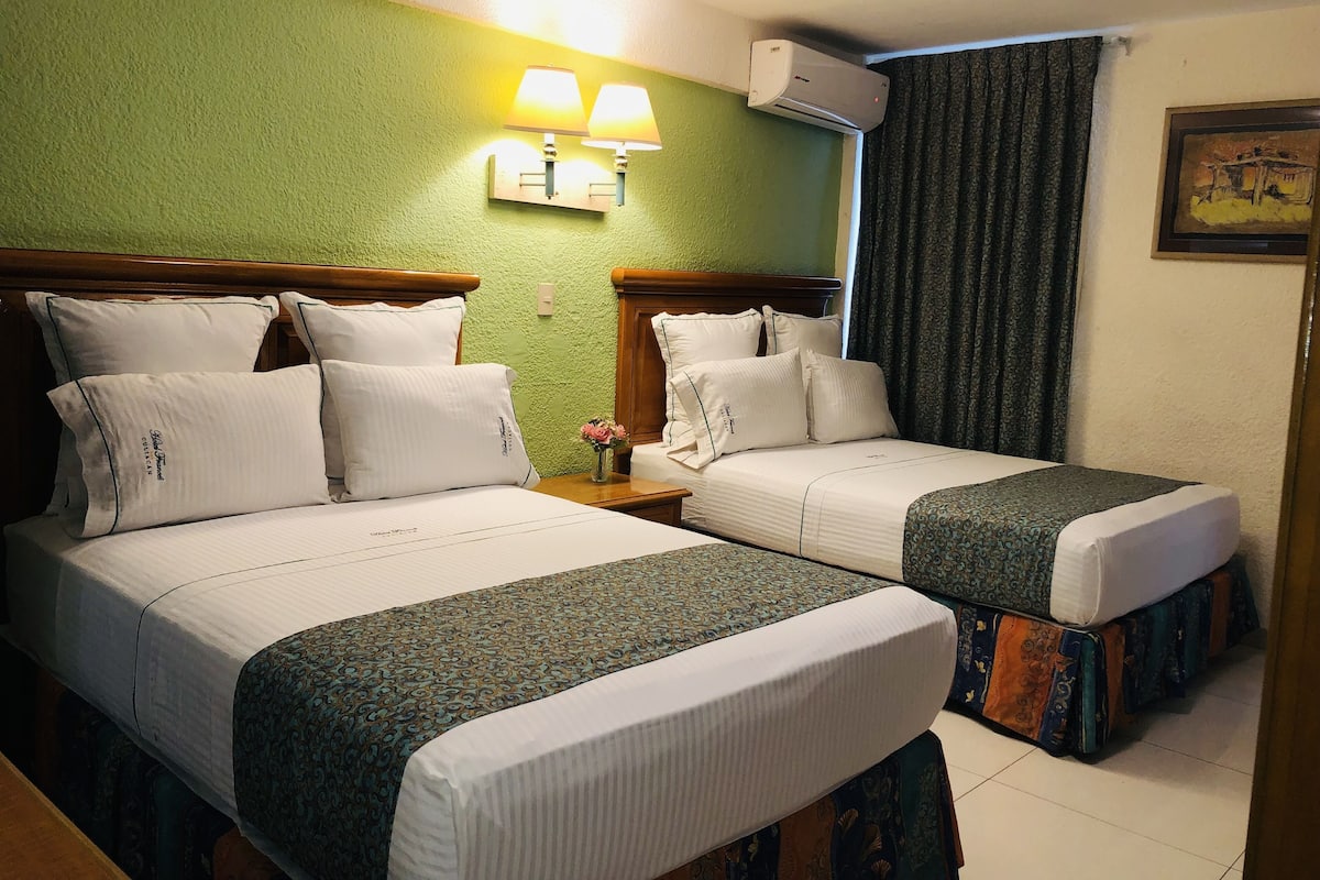 Double Room, 2 Katil Kelamin (Double) | Meja, seterika/papan seterika, cadar katil