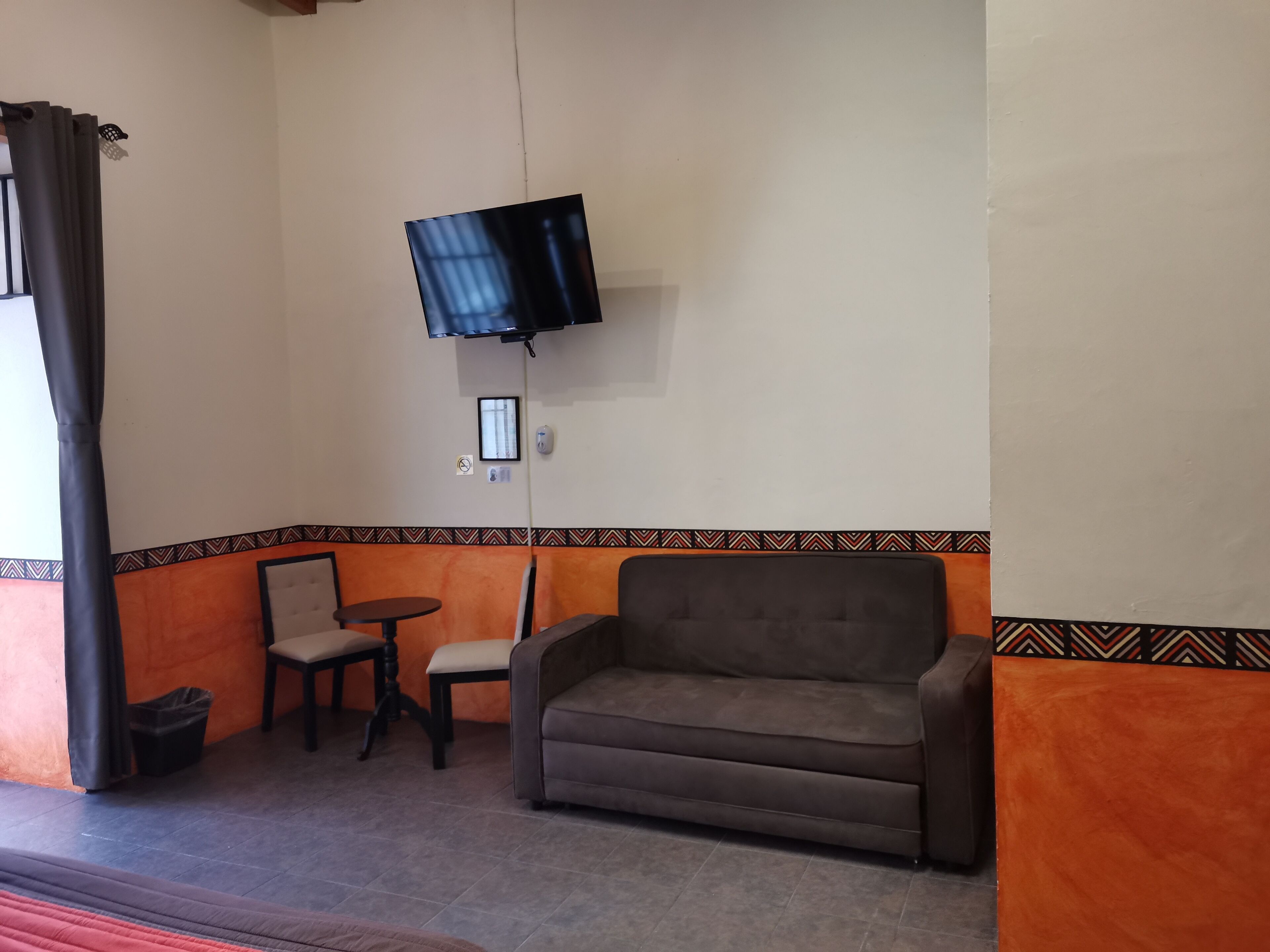 traditional double room | living room | 40-inch flat-screen tv with satellite channels, tv