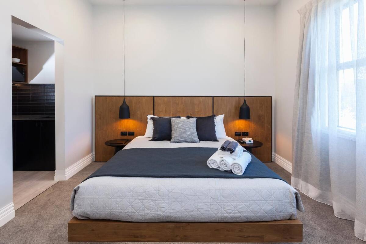 laptop workspace, free wifi, bed sheets