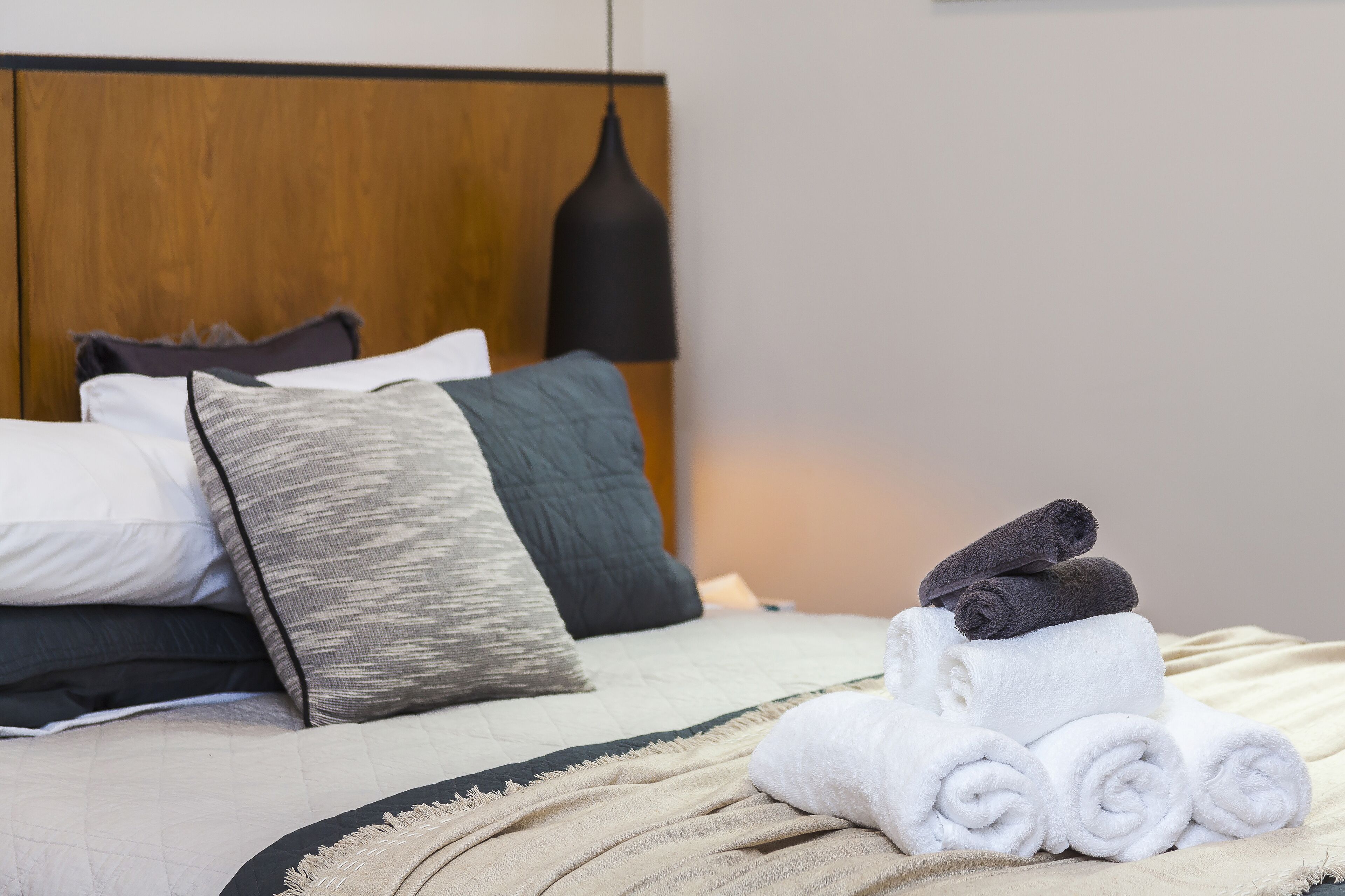 king room | laptop workspace, free wifi, bed sheets