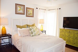 3 bedrooms, desk, iron/ironing board, travel cot - BOATING LOVERS PARADISE! Enjoy our STUNNING 3 bed/3bath Orange Beach Bayou Condo (Orange Beach)