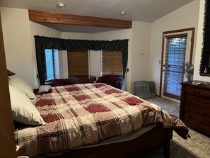 2 多间卧室、办公桌、熨斗/熨衣板、免费 WiFi