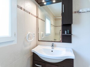 Bathroom - Entre Solenzara & Porto Vecchio | Maison T2 + clim (Sari-Solenzara)
