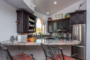 Fridge, microwave, oven, stovetop - A great escape just minutes from downtown Cabo!  Amazing view of downtown Cabo! (Cabo San Lucas)