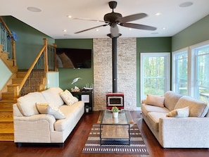 Smart TV y chimenea
