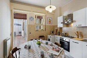 Fridge, oven, stovetop, toaster