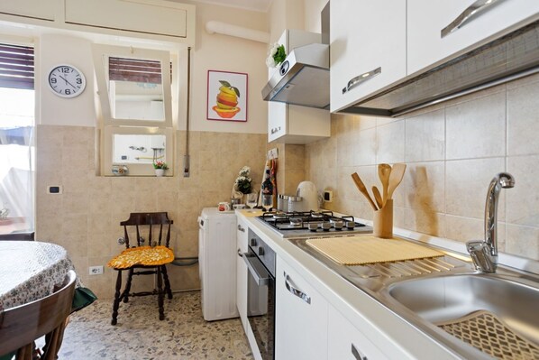 Fridge, oven, stovetop, toaster