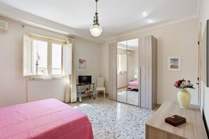 2 chambres, fer et planche à repasser, accès Internet, draps fournis