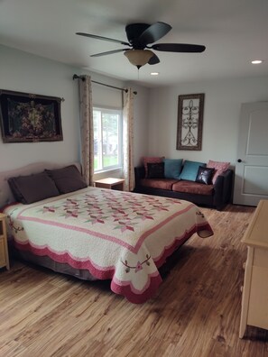 3 bedrooms, free WiFi, bed sheets - Get away from the hustle and bustle in an outdoor paradise! (Saratoga)