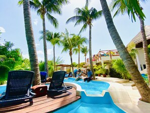 2 piscinas al aire libre