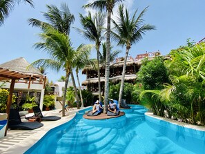 2 piscinas al aire libre