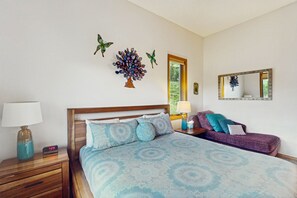 3 bedrooms, iron/ironing board, internet, bed sheets