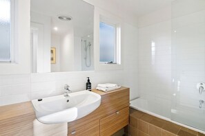Shower - One At Seventy Seven (Lorne)