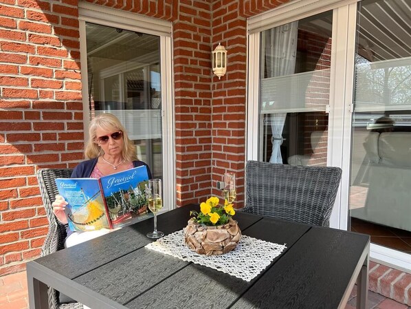 تناول الطعام بالخارج