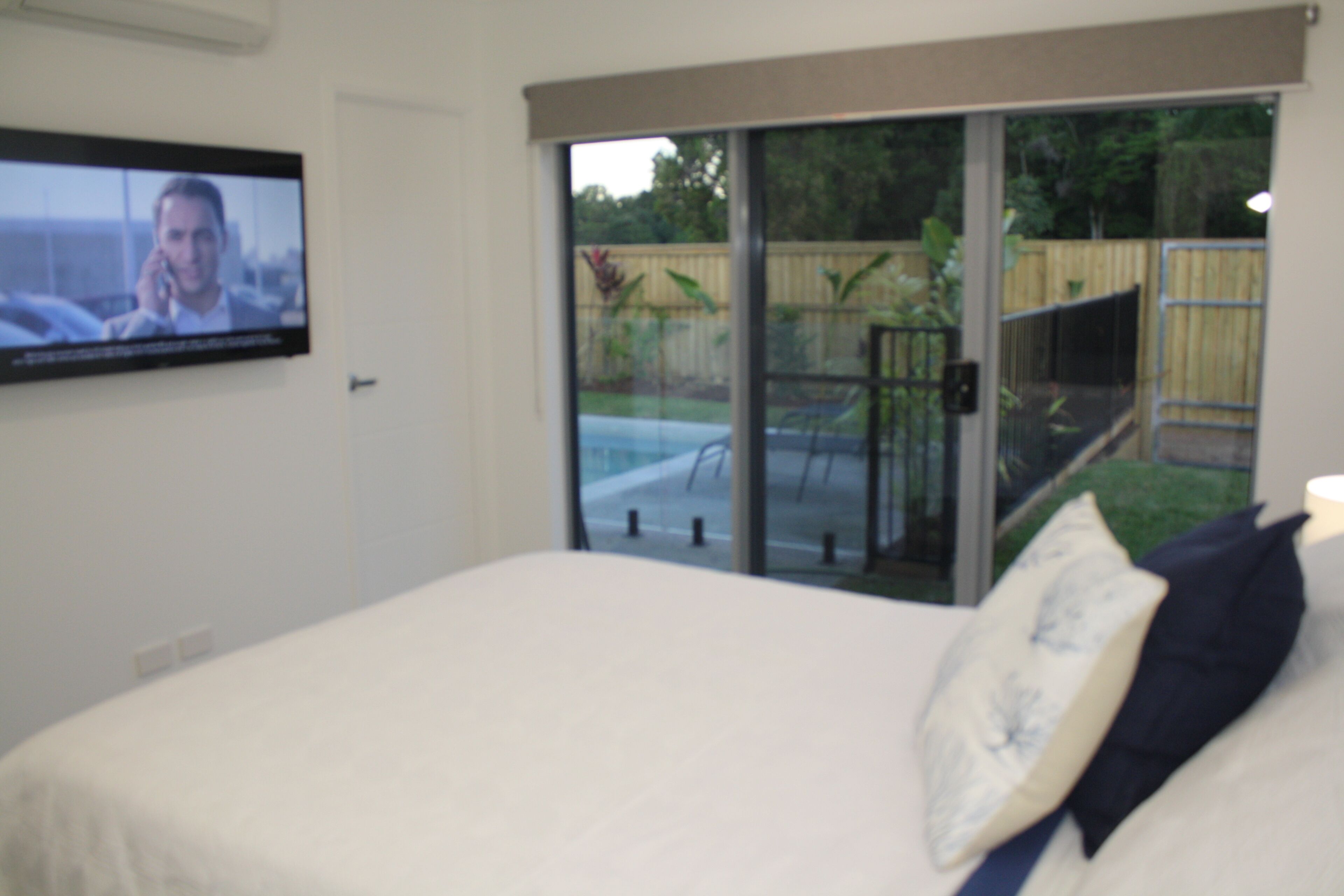 Heated pool for 2 seaside@Palm Cove — image 13