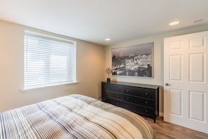 2 bedrooms, free WiFi, bed sheets - Lower Level Historic Gold Coast "Q" house (Richland)