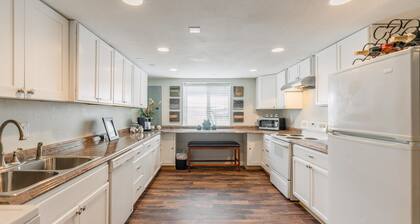 Lower Level Historic Gold Coast "Q" house