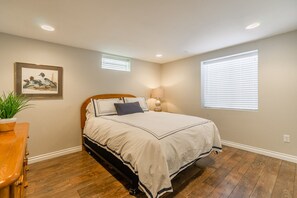 2 bedrooms, free WiFi, bed sheets - Lower Level Historic Gold Coast "Q" house (Richland)