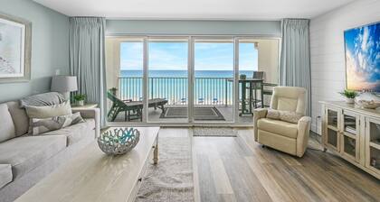 Dreamy Oceanfront Penthouse: Indulge in Luxury Spa, Panoramic Views & Beach Fun!