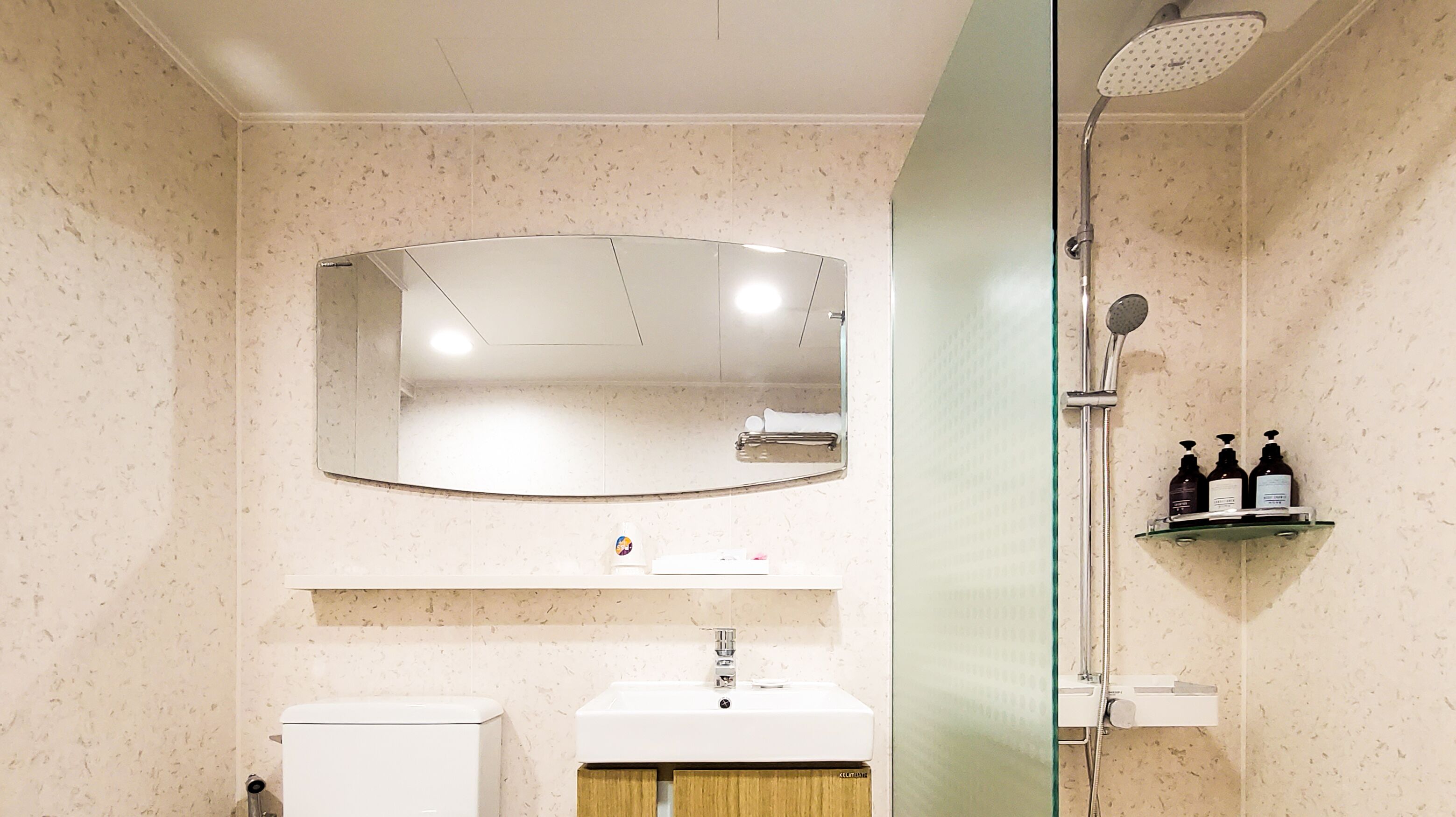 shower, free toiletries, hair dryer, bathrobes