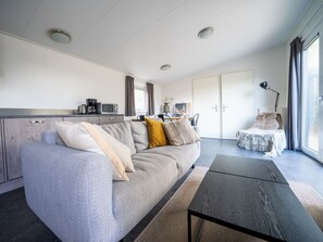 Chalet | Living area - Modern Chalet Near De Veluwe National Park (Otterlo)