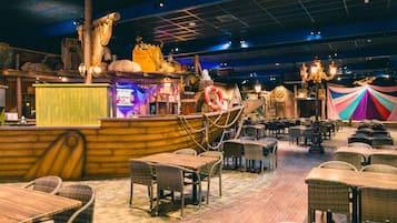 Chalet | Dining