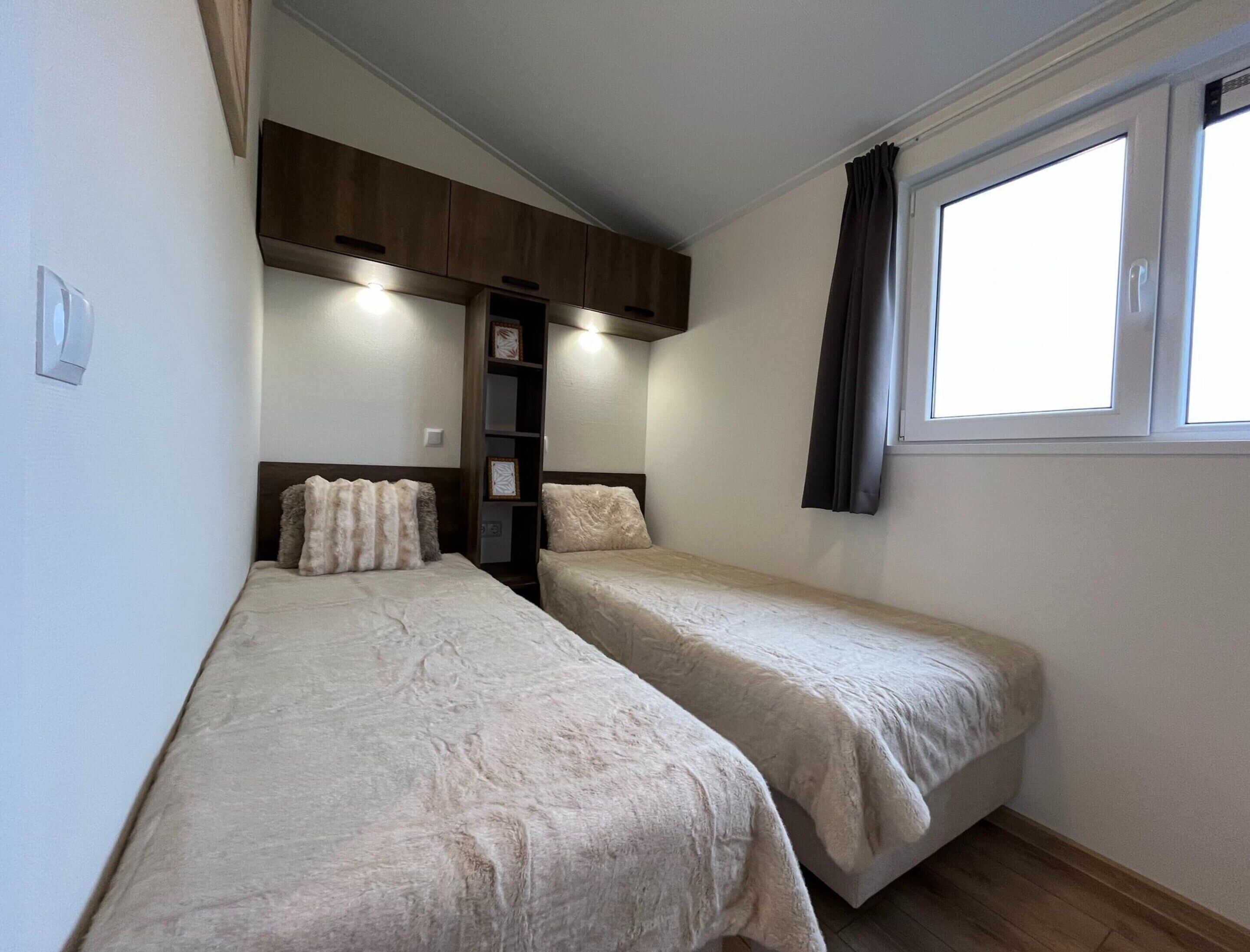 House | 3 bedrooms, individually furnished, bed sheets