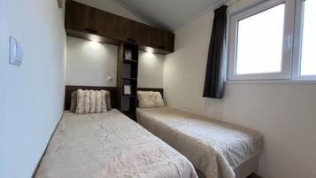 House | 3 bedrooms, individually furnished, bed sheets