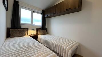 3 bedrooms, individually furnished, bed sheets