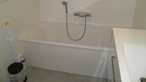 House | Bathroom | Towels - Holiday Home on the Markermeer Near Amsterdam (Uitdam)