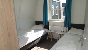 House | 6 bedrooms, individually furnished - Holiday Home on the Markermeer Near Amsterdam (Uitdam)