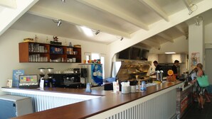 House | Tempat makan