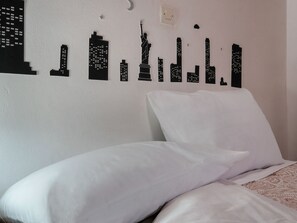 3 bedrooms, bed sheets