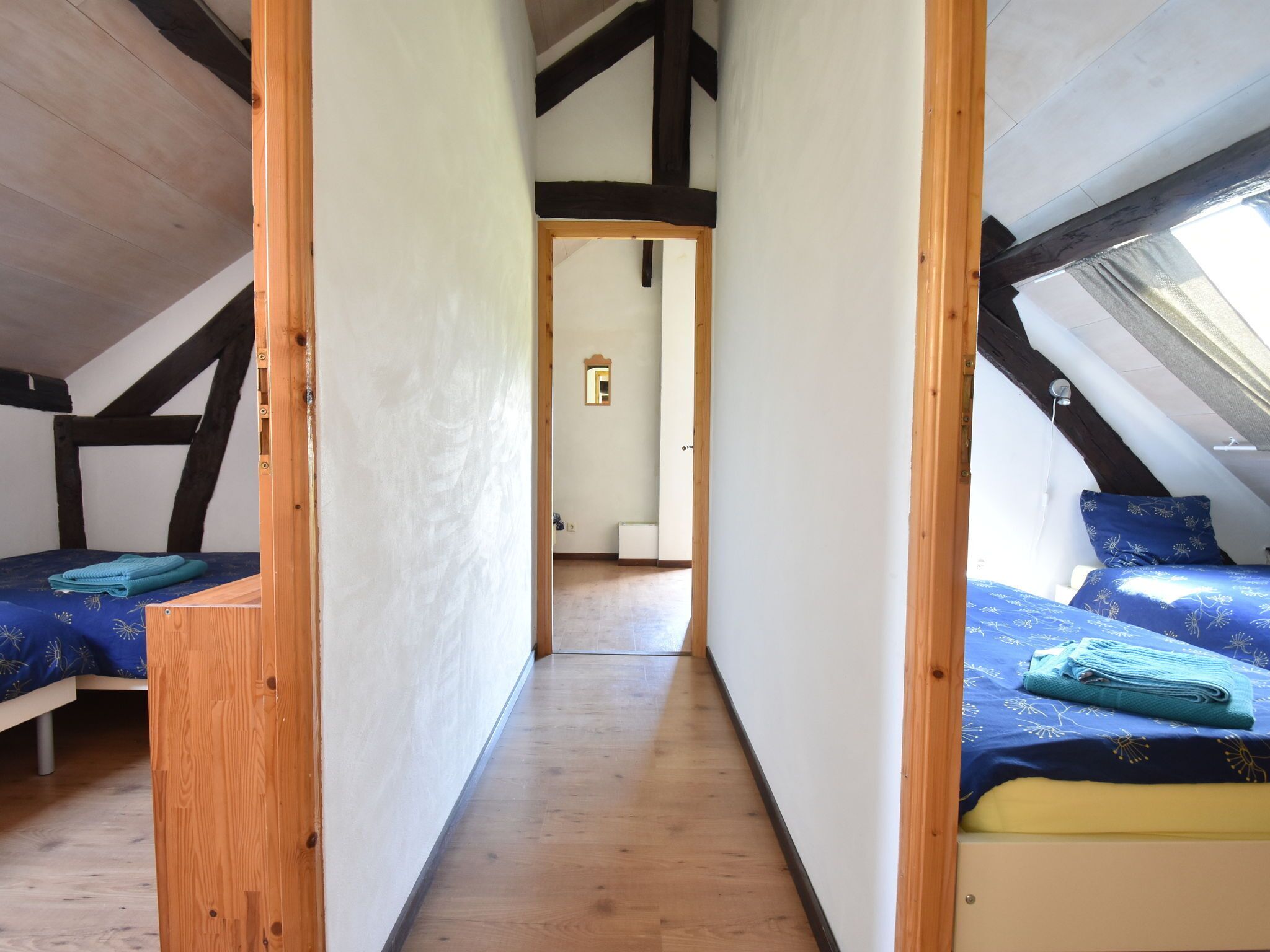 6 bedrooms, bed sheets