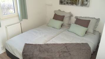 House | 2 bedrooms, individually furnished, bed sheets