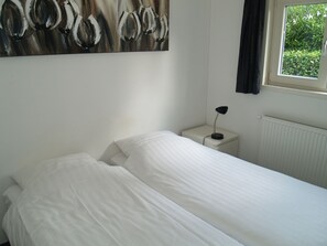 Chalet | 2 bedrooms, individually furnished, bed sheets