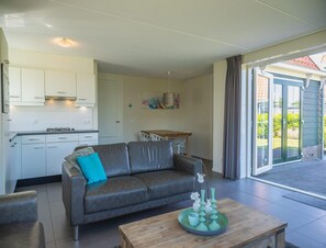 House | Living room - Holiday Home in Zaanse Style With Garden (West-Graftdijk)