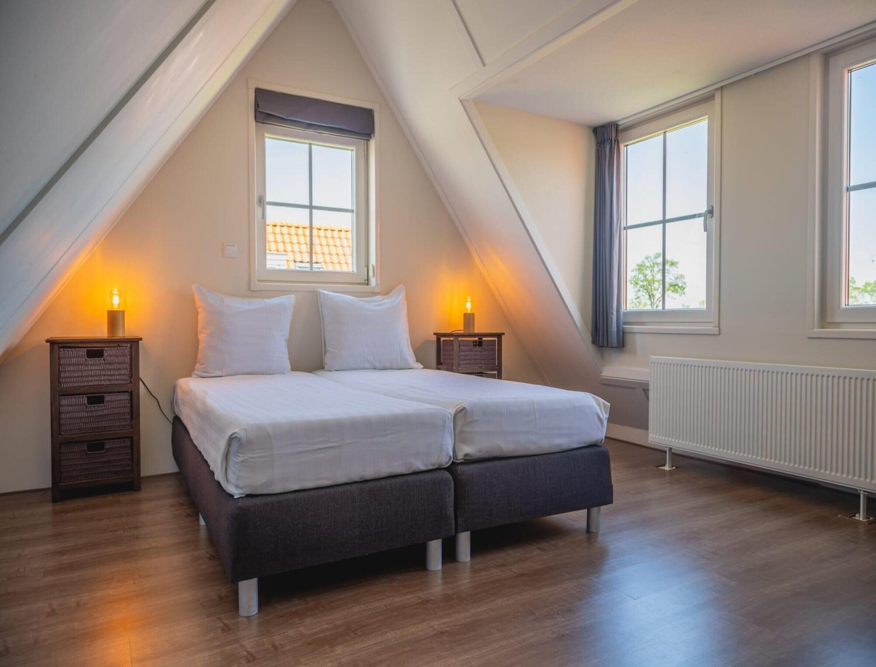 House | 3 bedrooms, individually furnished, bed sheets