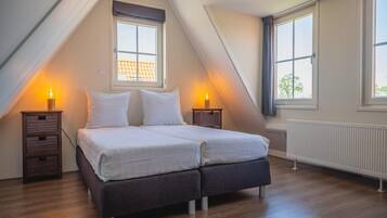 House | 3 bedrooms, individually furnished, bed sheets