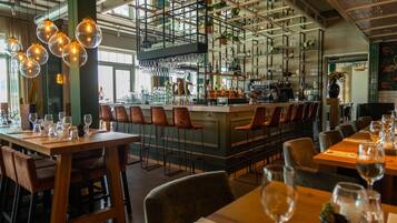 House | Dining