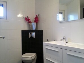 House | Bathroom