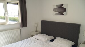 House | 3 bedrooms, Internet, individually furnished, bed sheets - Tidy Furnished Chalet With a Dishwasher (Lochem)