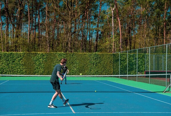 Villa | Sports court