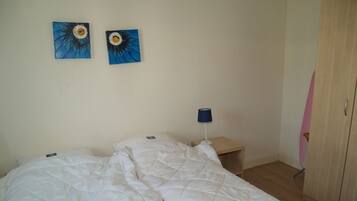 Chalet | 2 bedrooms, individually furnished, bed sheets